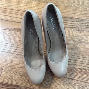 ALDO Women's Cream Pumps size 8/39